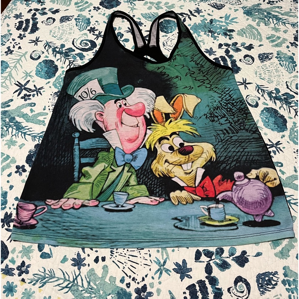 Women’s Disney Alice in Wonderland tank top like new condition